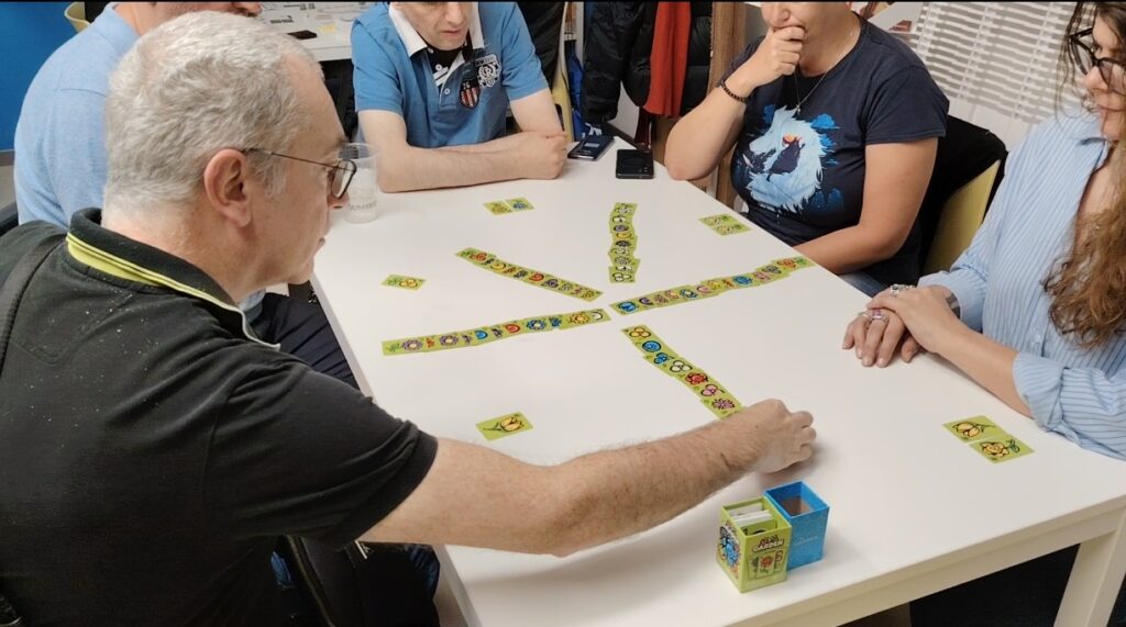 Una partita in associazione a Garden