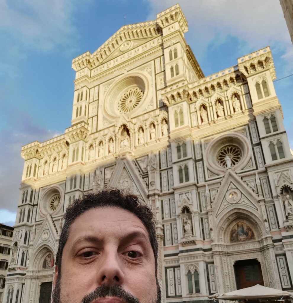 Il Pabis a Firenze davanti alla cattedrale di Santa Maria del Fiore